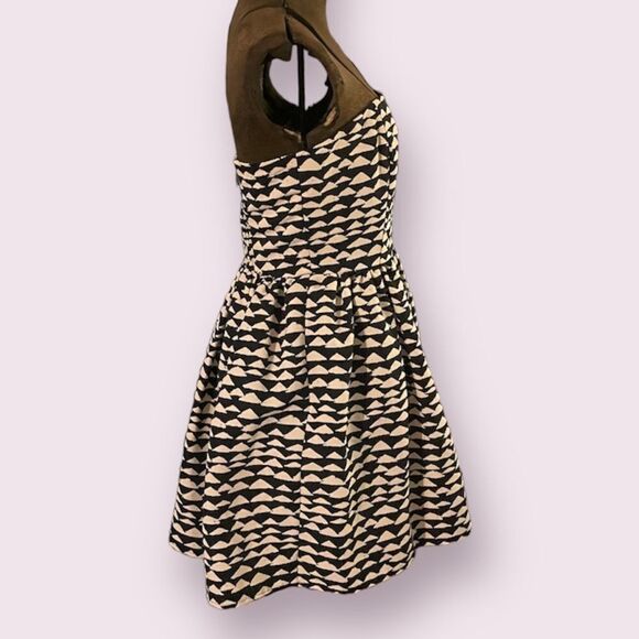 Forever 21 | Black and White Strapless Printed Dress - Picture 6 of 7